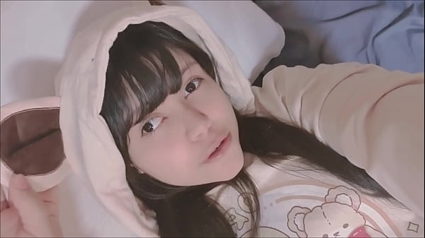 Cutie young girl massaging her tiny pussy - hana lily