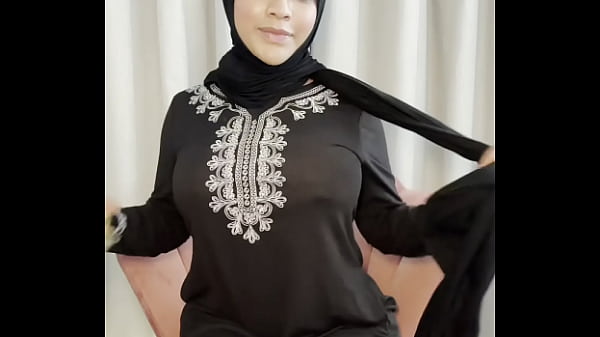 Naughty arab plays with her dildo in ramadan- Yasmina Khan